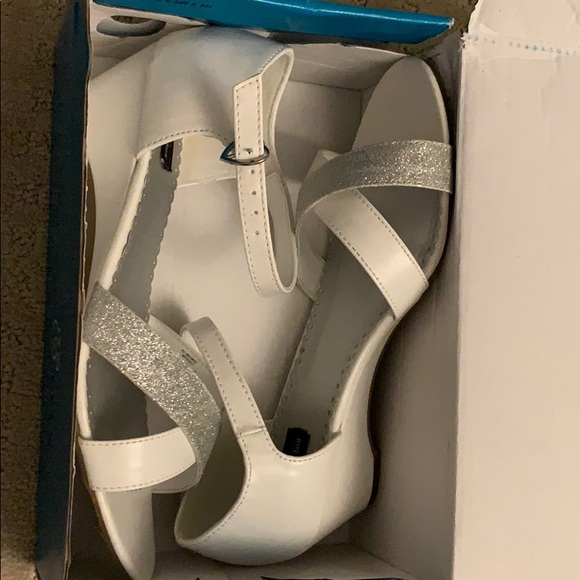 Sparkle & Tux white slight wedge - Picture 6 of 8